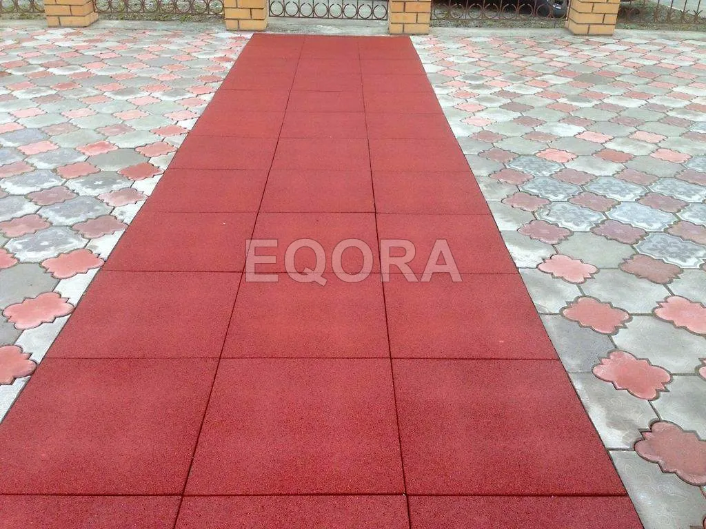Резиновое покрытие для двора частного дома из резиновой крошки в Заводоуковске